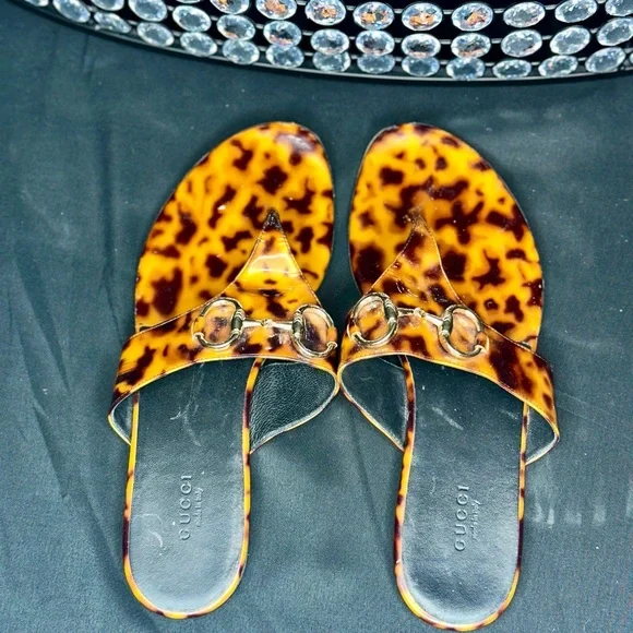 Gucci Tortoise Shell Patent Leather Horsebit Thong Sandals, Size 9 - Picture 11 of 11